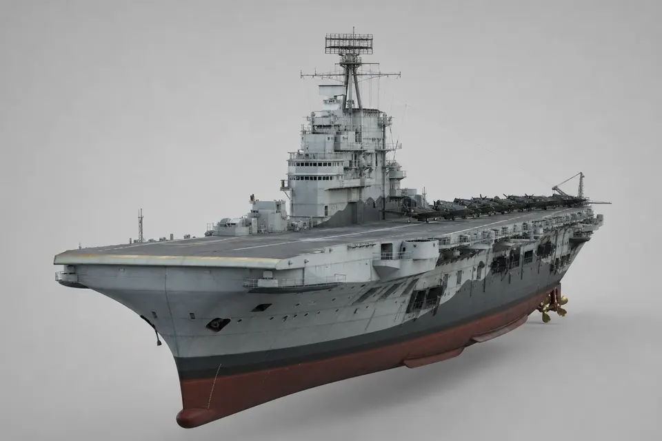 光辉号航空母舰 · 正面