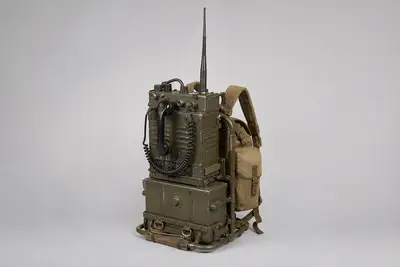 SCR-300 背负式无线电台