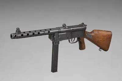 索米 KP/-31 冲锋枪